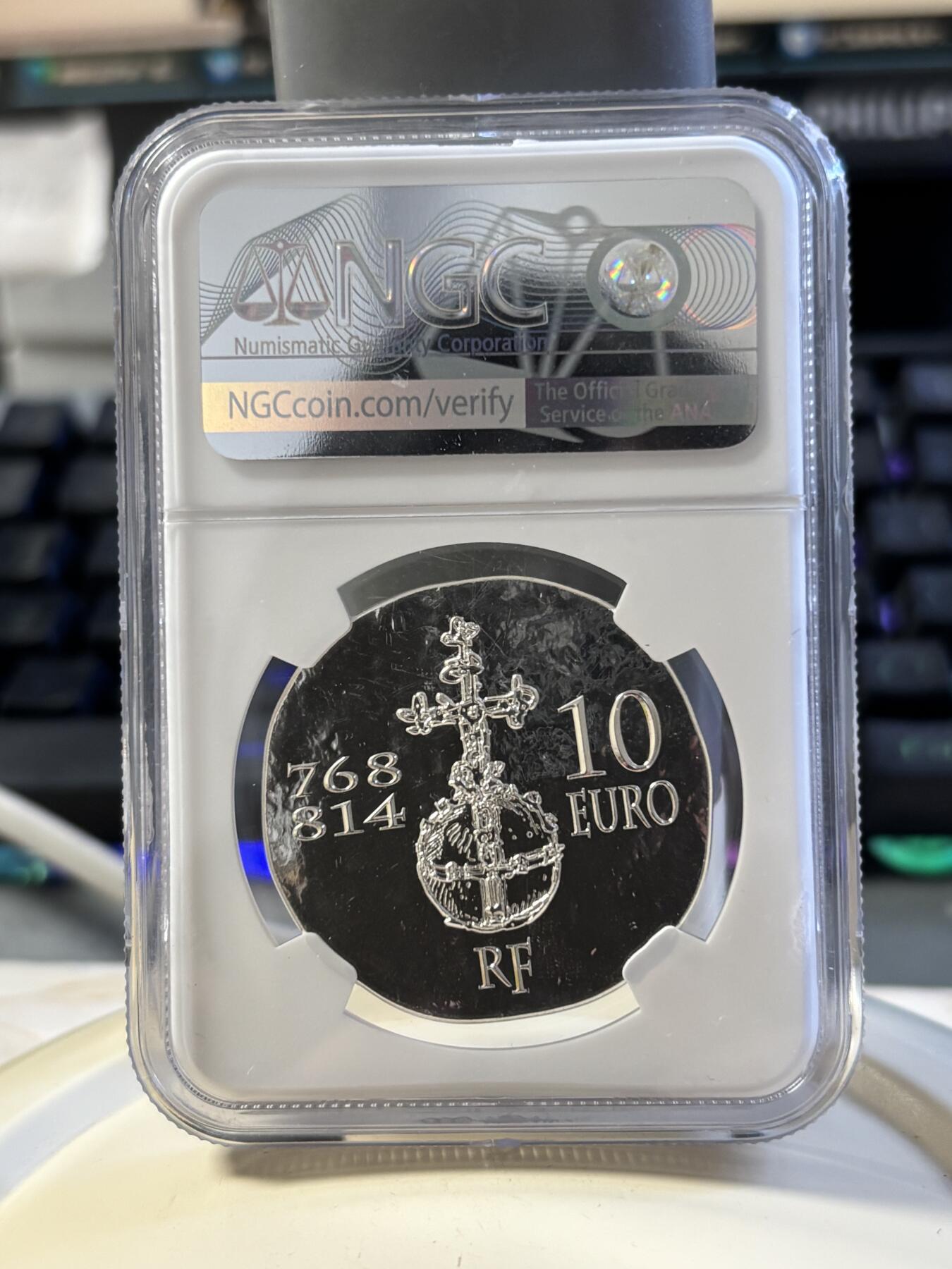 第182期拍卖 获奖法国2011年君王系列查理曼大帝仿古纪念银币NGC-PF68原盒证书，900银，发行20000枚，2011年世界硬币大奖-最佳克郎币