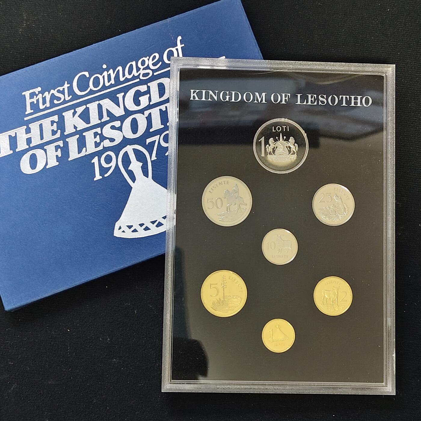 【全场包邮】纯粹捡漏拍479场（免费代拍第16场） 莱索托1979年皇家厂经典信封装官方精制套币