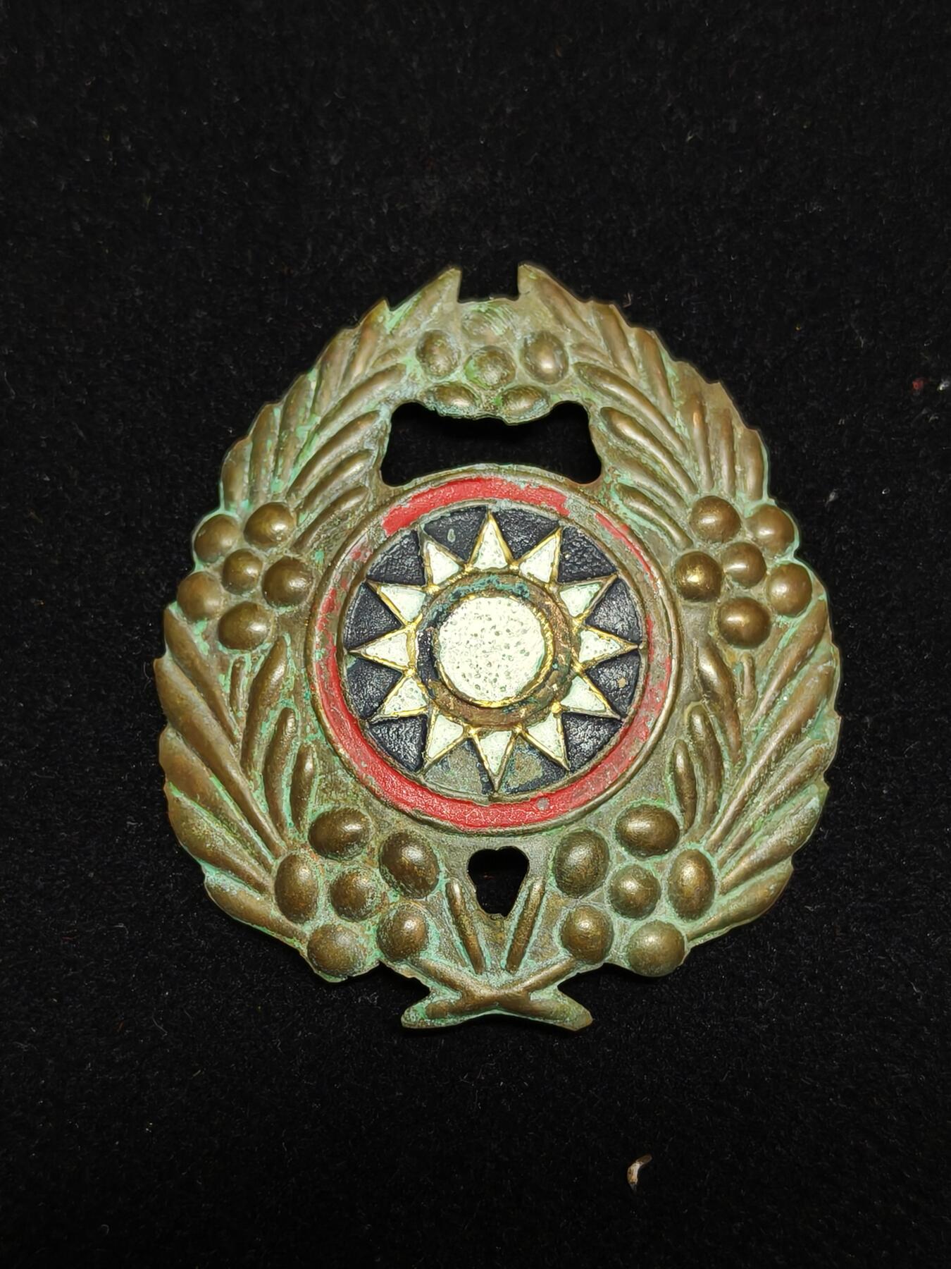 铭记历史 勿忘国耻 抗战胜利80周年精品专场 第二场 早期国军大檐帽帽徽 非台军