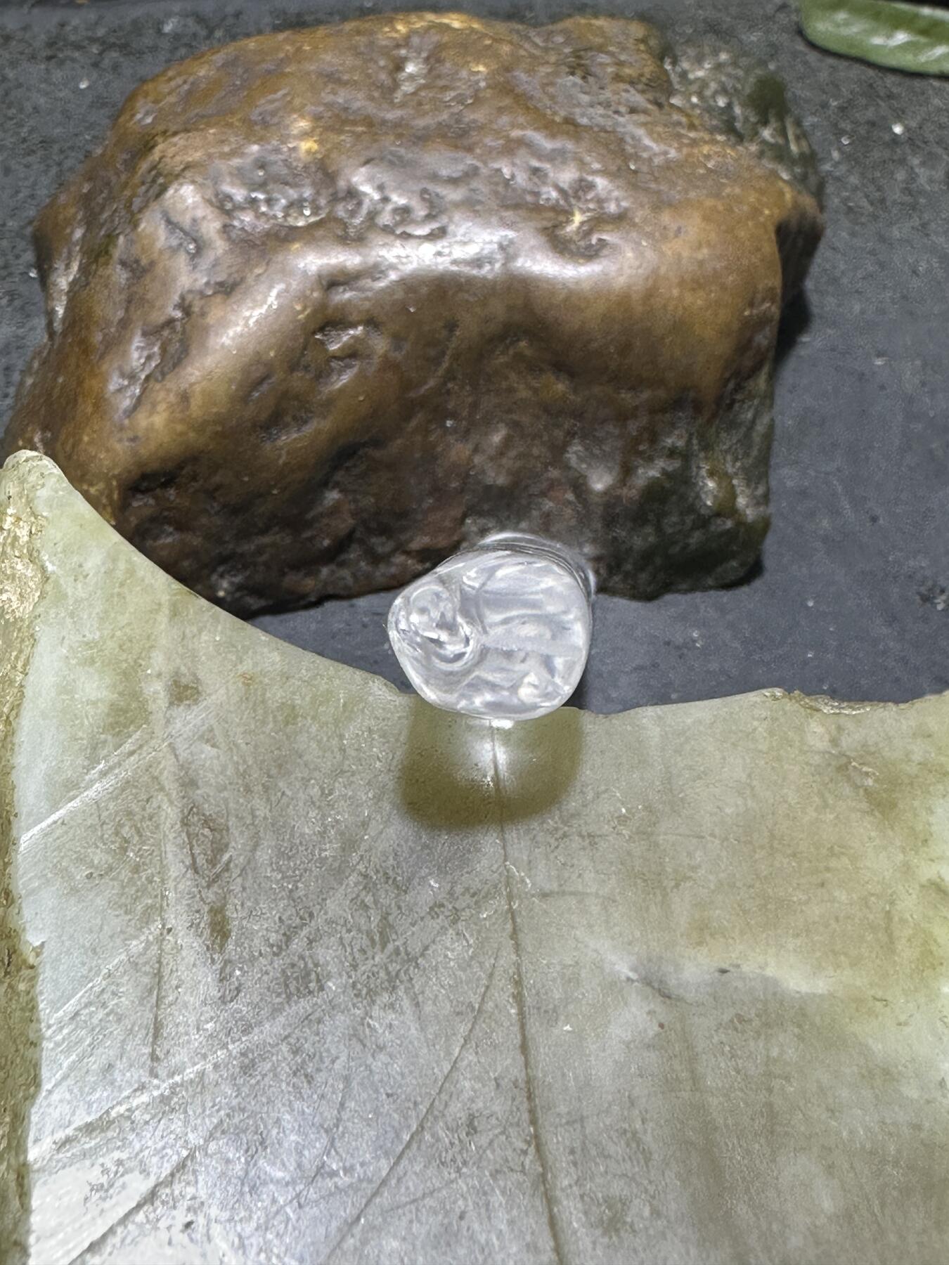 精美白水晶雕刻文昌笔一支！