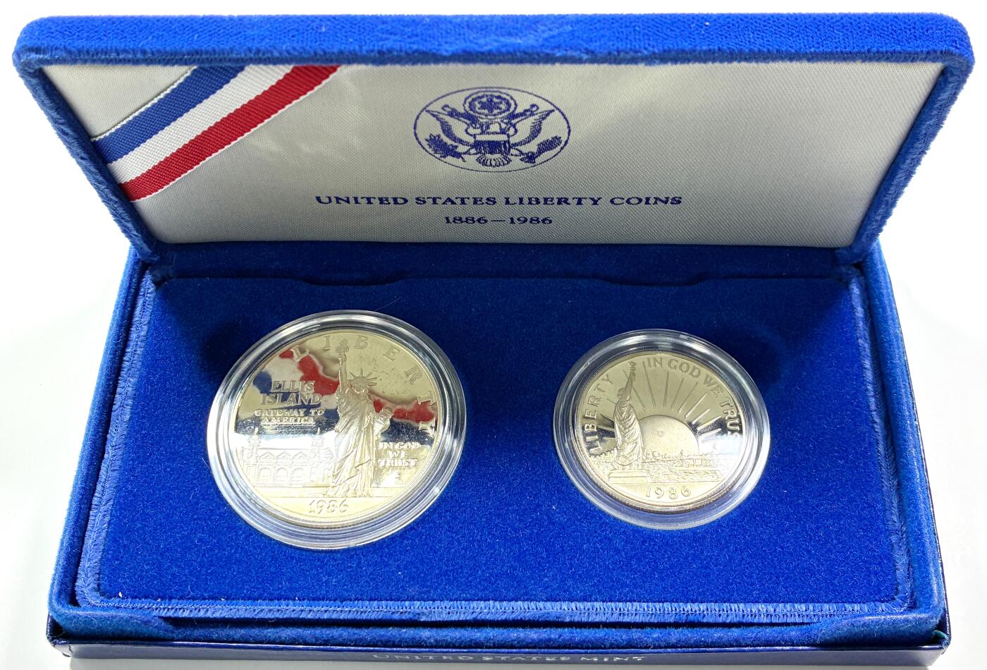 【雨安】【直播拍卖】【世界币章115期-裸币】2025-11-21 周五 19:30 保真 [现代钱币] USA 美国 装帧 1986年 1美元 1/2美元 独立百年纪念银币 原盒原证