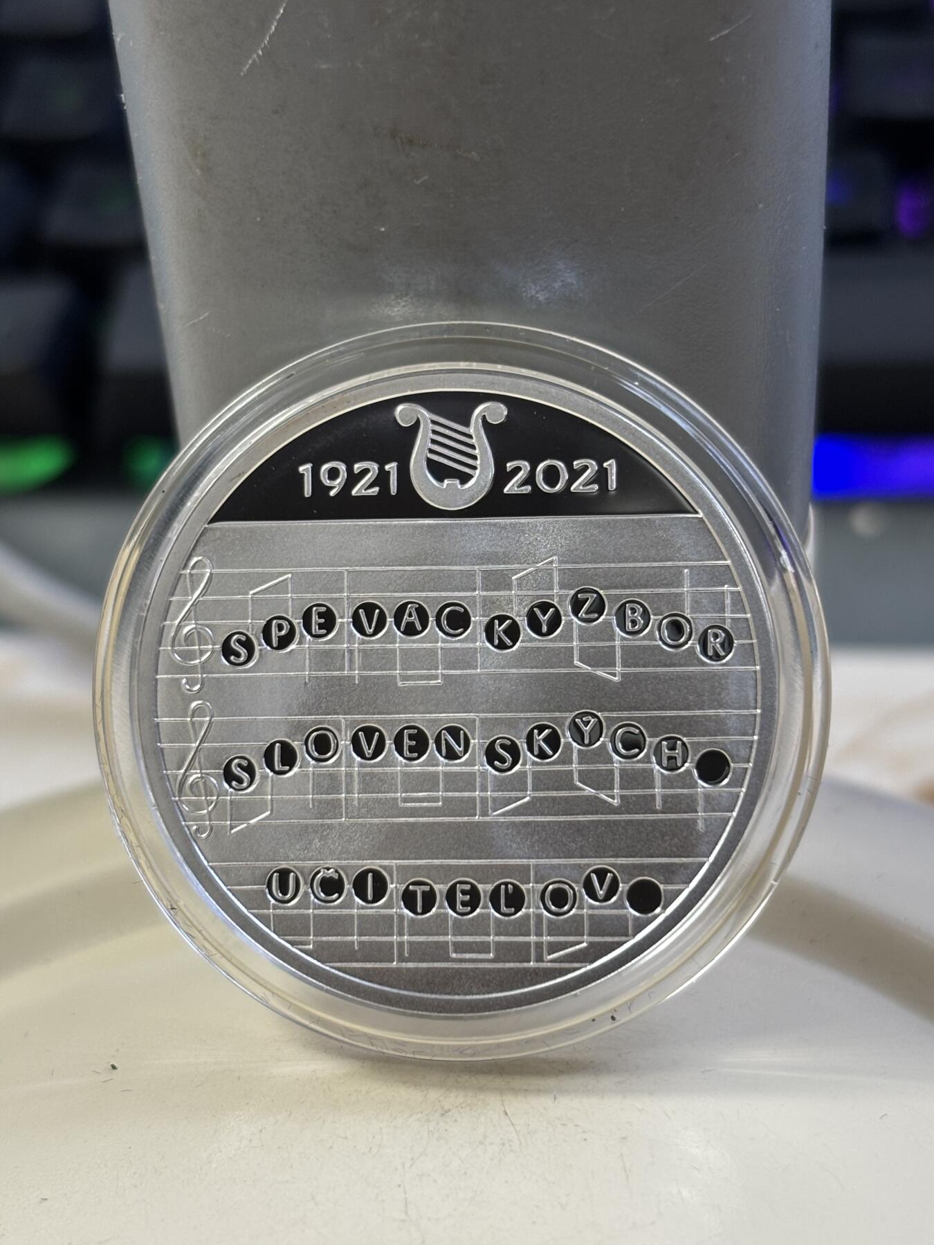 第182期拍卖 斯洛伐克2021年教师合唱团成立周年精制纪念银币，900银，18克，有瑕疵