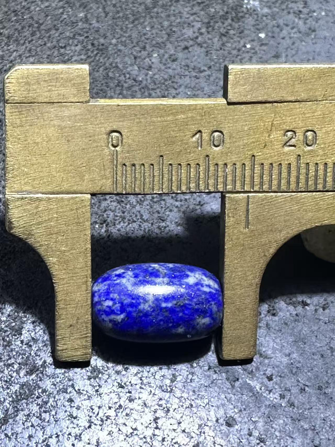 精美阿富汗老矿青金石小桶珠一颗，。