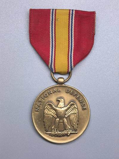 小驴勋章奖章收藏11月22日周六晚六点拍卖（珍爱和平，收藏战争，铭记历史，勿忘国耻，忠党爱国。有偿代拍，送拍规则在简介最后，参拍须阅读规则后再参拍，关系到运费包装发货时效真假辨别等关键信息，拍卖时不再发原图，看大图店主微信码在拍卖店铺介绍里） - 美国国防服役奖章