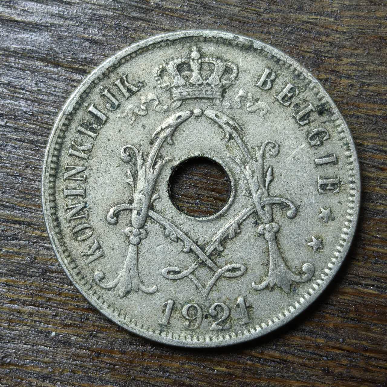 【铜匠收藏】★第132场★散币场，无佣金，30包邮。不满30元，支付5元运费。《接受代拍 代送NGC评级》 比利时 1921年 荷兰文版 25分 中孔镍币