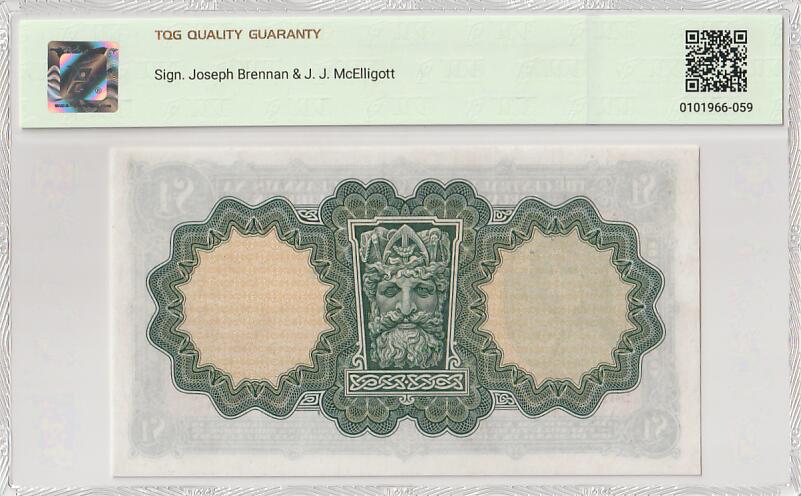 2025十一月第五期，总第203期 爱尔兰1946年1镑TQG53分千位号4827，早期下方有英爱两国货币互换协议的版本，爱尔兰人格化象征“拉维利夫人”