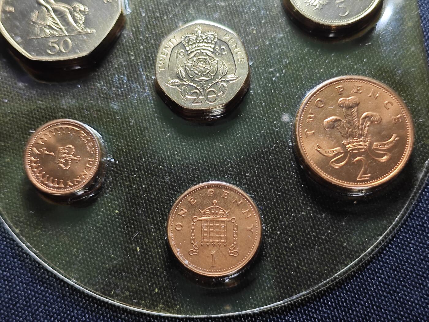 KK钱币收藏小铺 （套币 好品/批量散币 银币）专场  2月预留时间 周末发货  1982英国大小面值清年一套