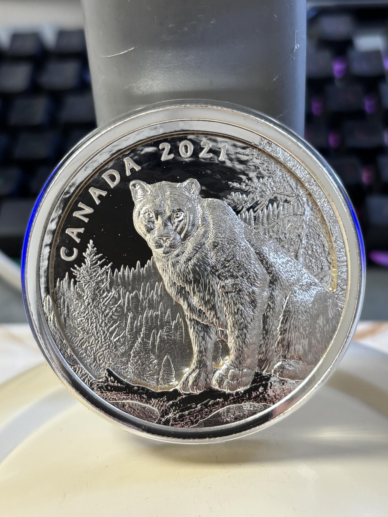 第182期拍卖 加拿大2021年美洲狮多层雕刻立体镂空105.6克纪念银币，9999银，发行1500枚