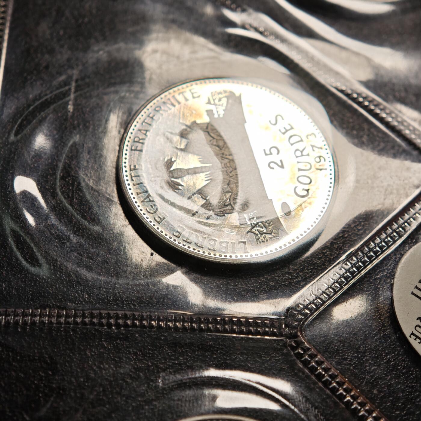 【德藏】世界币章拍卖第154期（拍品征集中~欢迎藏友联系） 1973年 海地精制纪念套币 原册