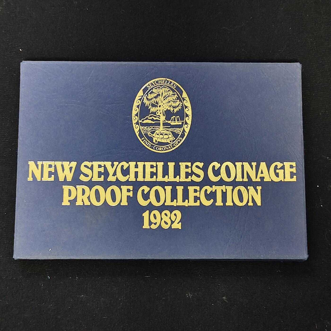 【全场包邮】纯粹捡漏拍479场（免费代拍第16场） 【少见】塞舌尔1982年皇家厂经典信封装官方精制套币-量5000