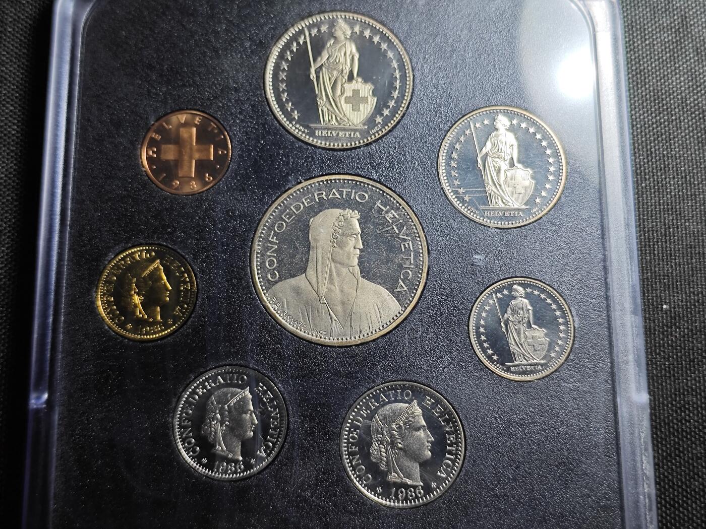 KK钱币收藏小铺 （套币 好品/批量散币 银币）专场  2月预留时间 周末发货  1986瑞士大小面值清年一套 精制卡套