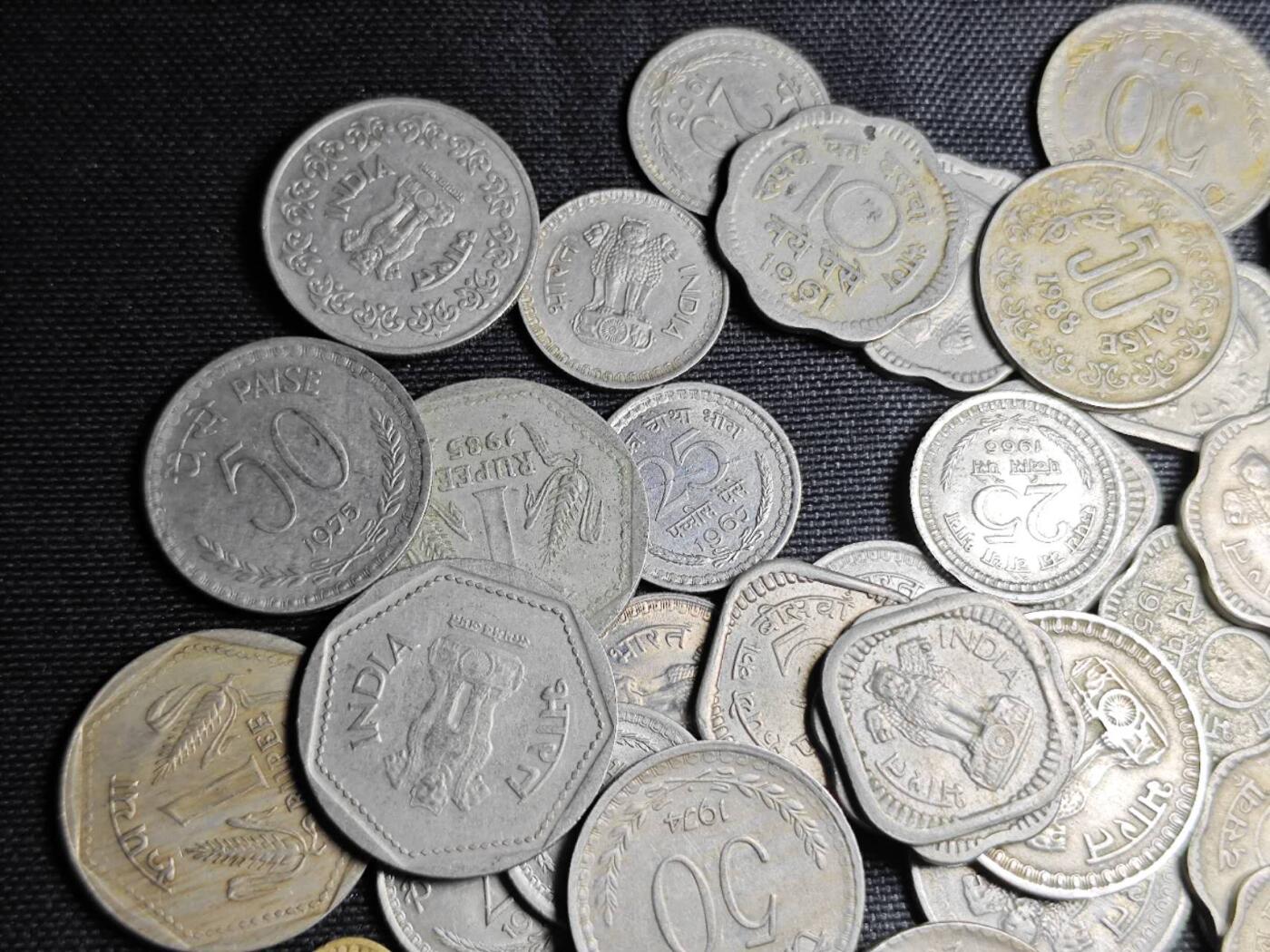 KK钱币收藏小铺 （套币 好品/批量散币 银币）专场  2月预留时间 周末发货  印度一组散币112枚 各种年份面值！