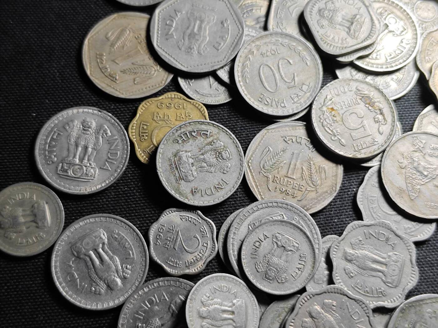 KK钱币收藏小铺 （套币 好品/批量散币 银币）专场  2月预留时间 周末发货  印度一组散币112枚 各种年份面值！