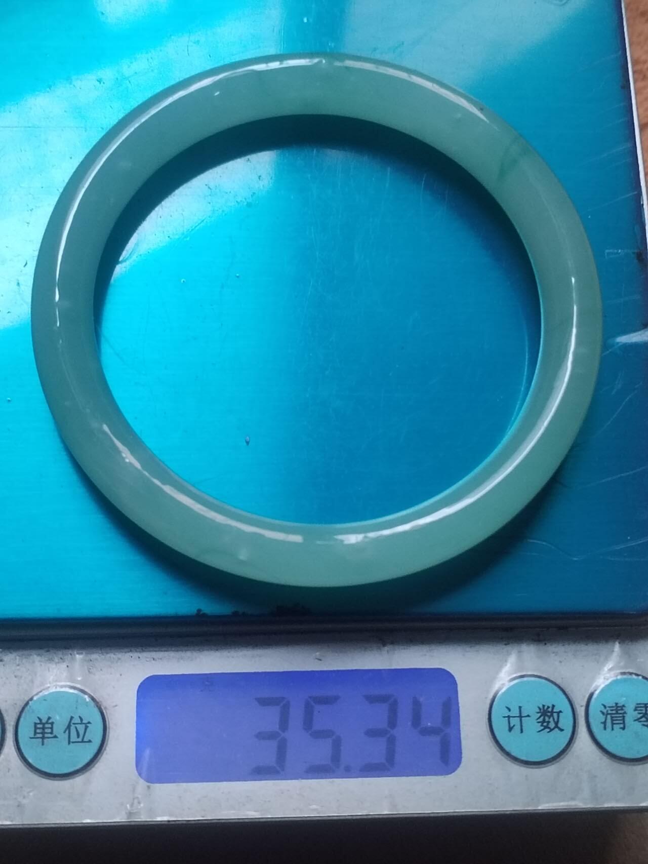 玉石 手镯 手串 翡翠飘花手镯。