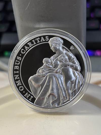 第182期拍卖 - 圣赫勒拿2022年美德胜利女神系列3精制1盎司银币，999银看，发行2500枚