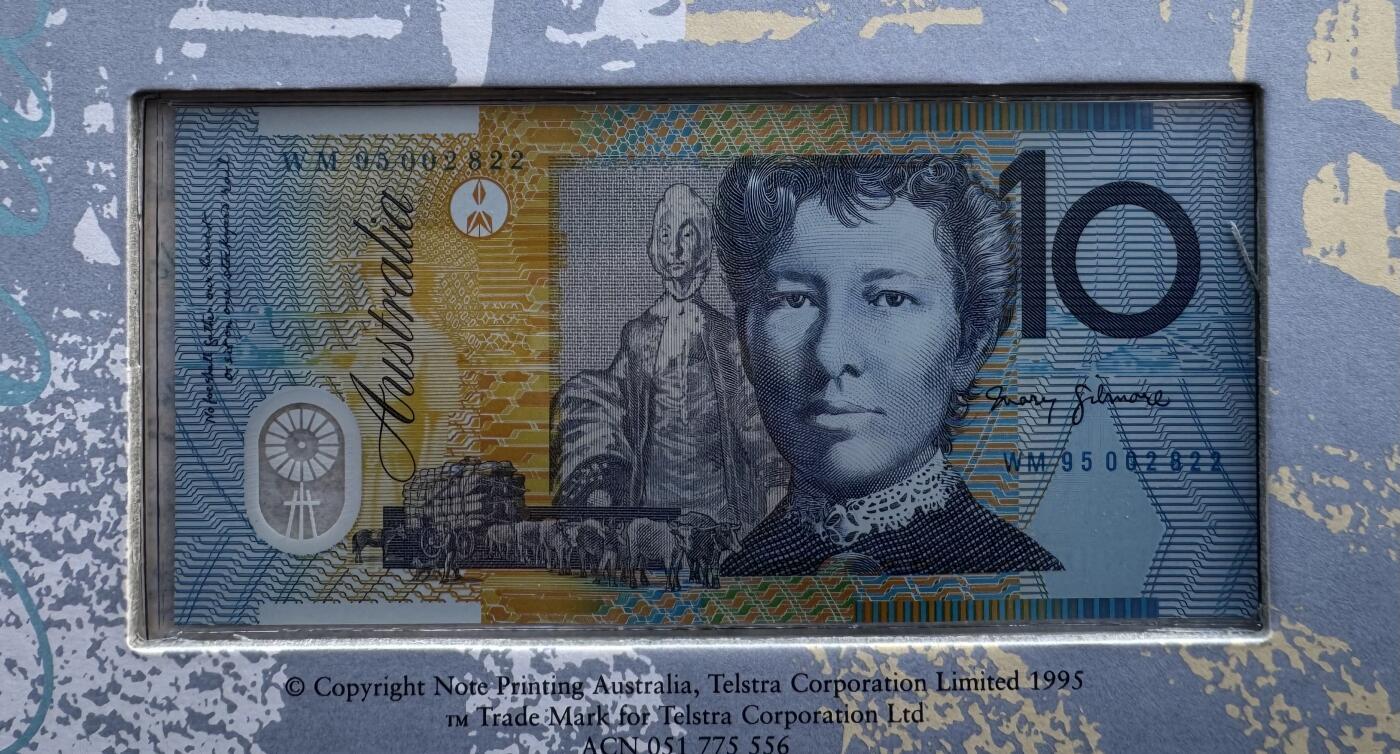 2025第25场（总第225期）：精品测试钞、纪念钞、塑料钞、连体钞综合场 黑字版/WM95冠  澳大利亚“民谣‘丛林流浪’100周年”10元塑料纪念钞册装UNC（内含100周年纪念磁卡）第2822号