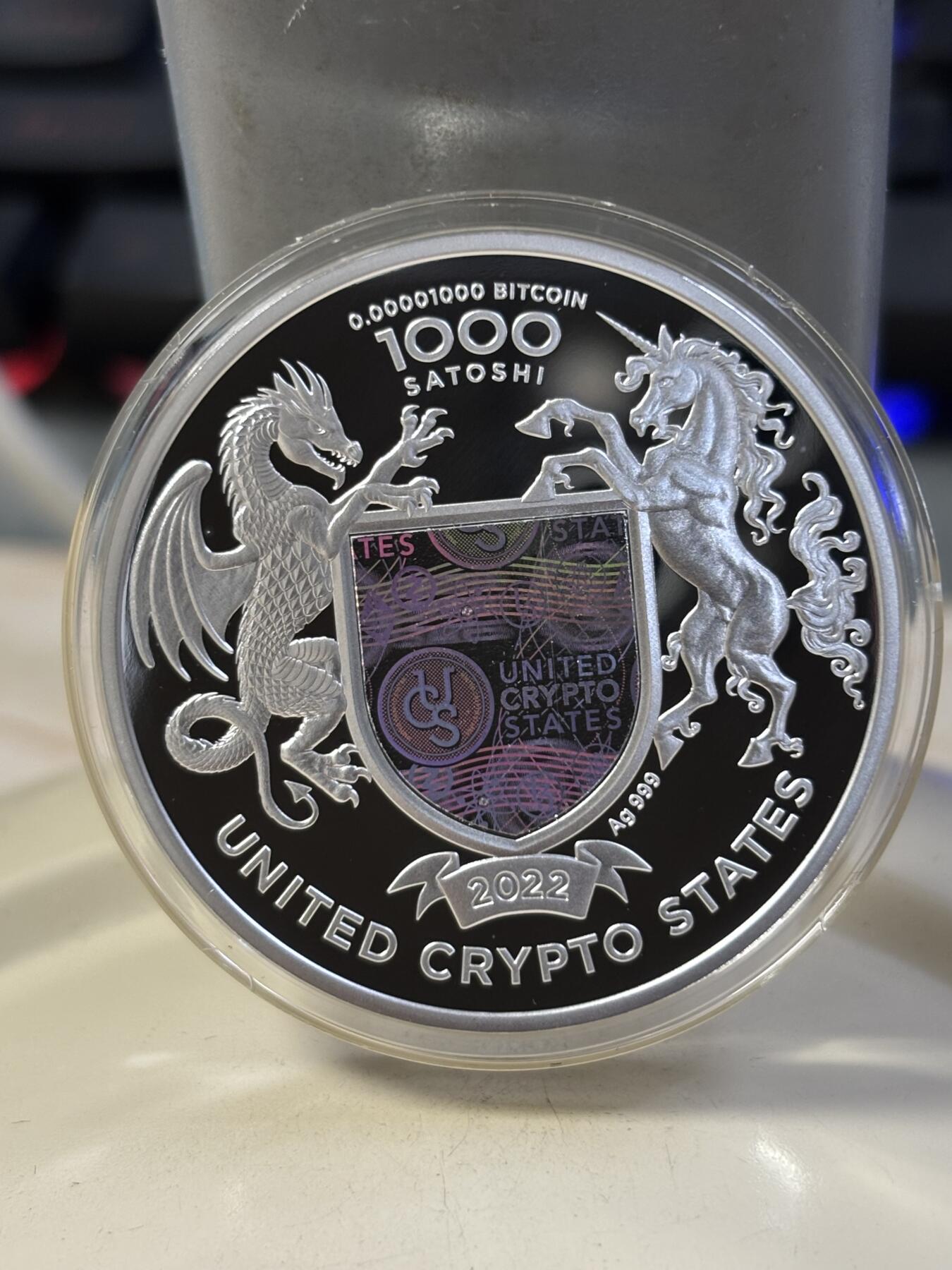 第182期拍卖 美国2022年加密货币女神神兽1盎司精制纪念银币，999银，发行1000枚， 有小白点
