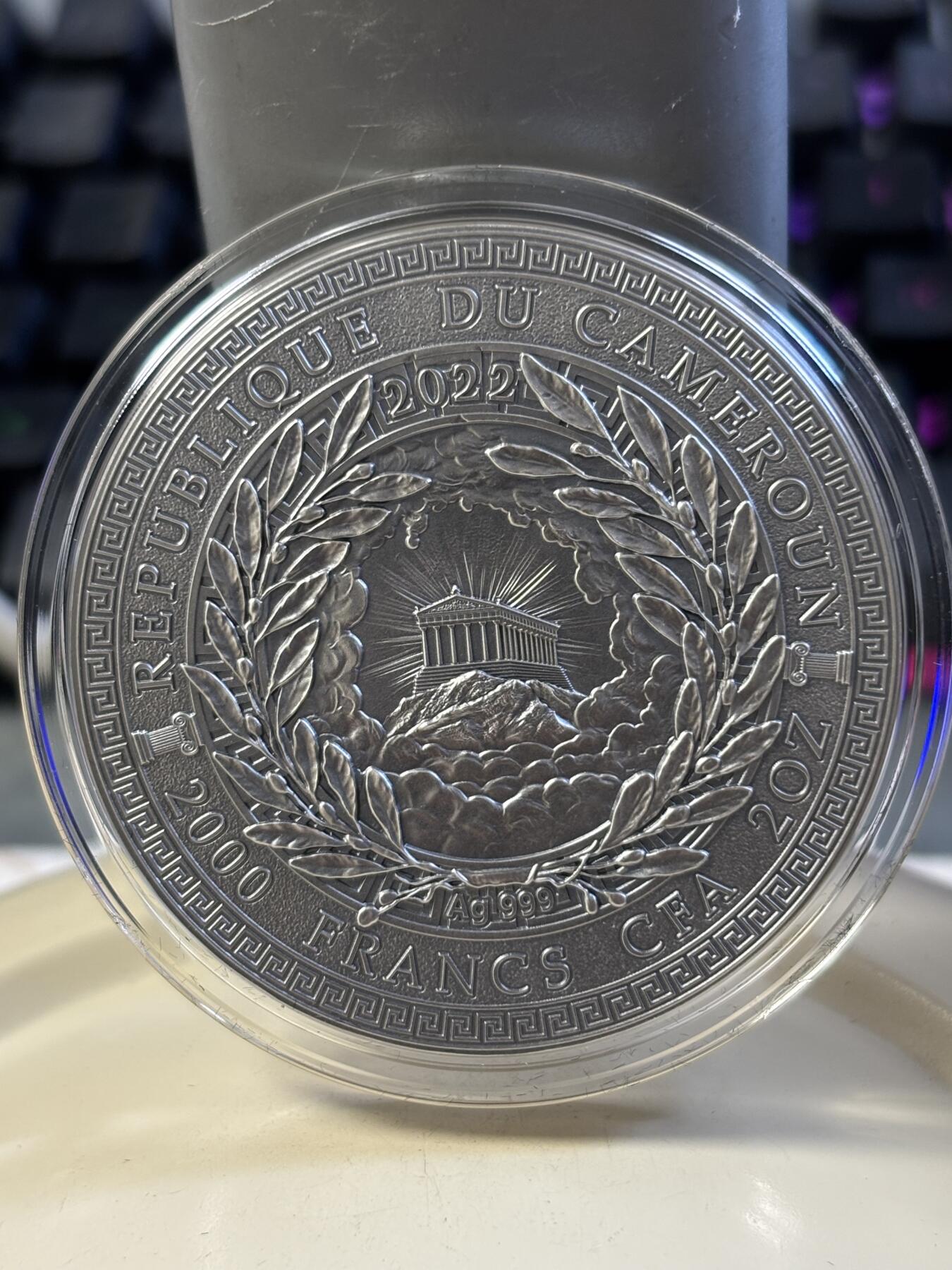 第182期拍卖 喀麦隆2022年希腊神话爱神阿芙罗狄蒂2盎司纪念银币，999银，发行量500枚，