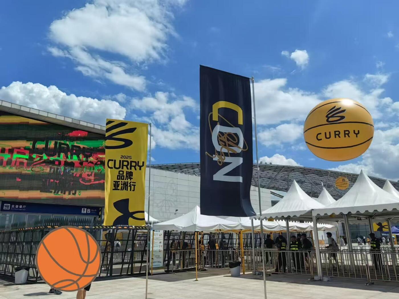 零元拍：最后的UA，永远的CURRY！NBA历史三分王，宇宙勇士话事人斯蒂芬-库里亲笔签名UA出品CURRY品牌亚洲行重庆限定“勒是雾都”收藏篮球！