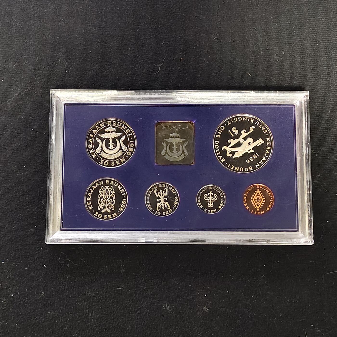 【全场包邮】纯粹捡漏拍479场（免费代拍第16场） 【少见】文莱1986年官方精制套币-原装木盒-量7000