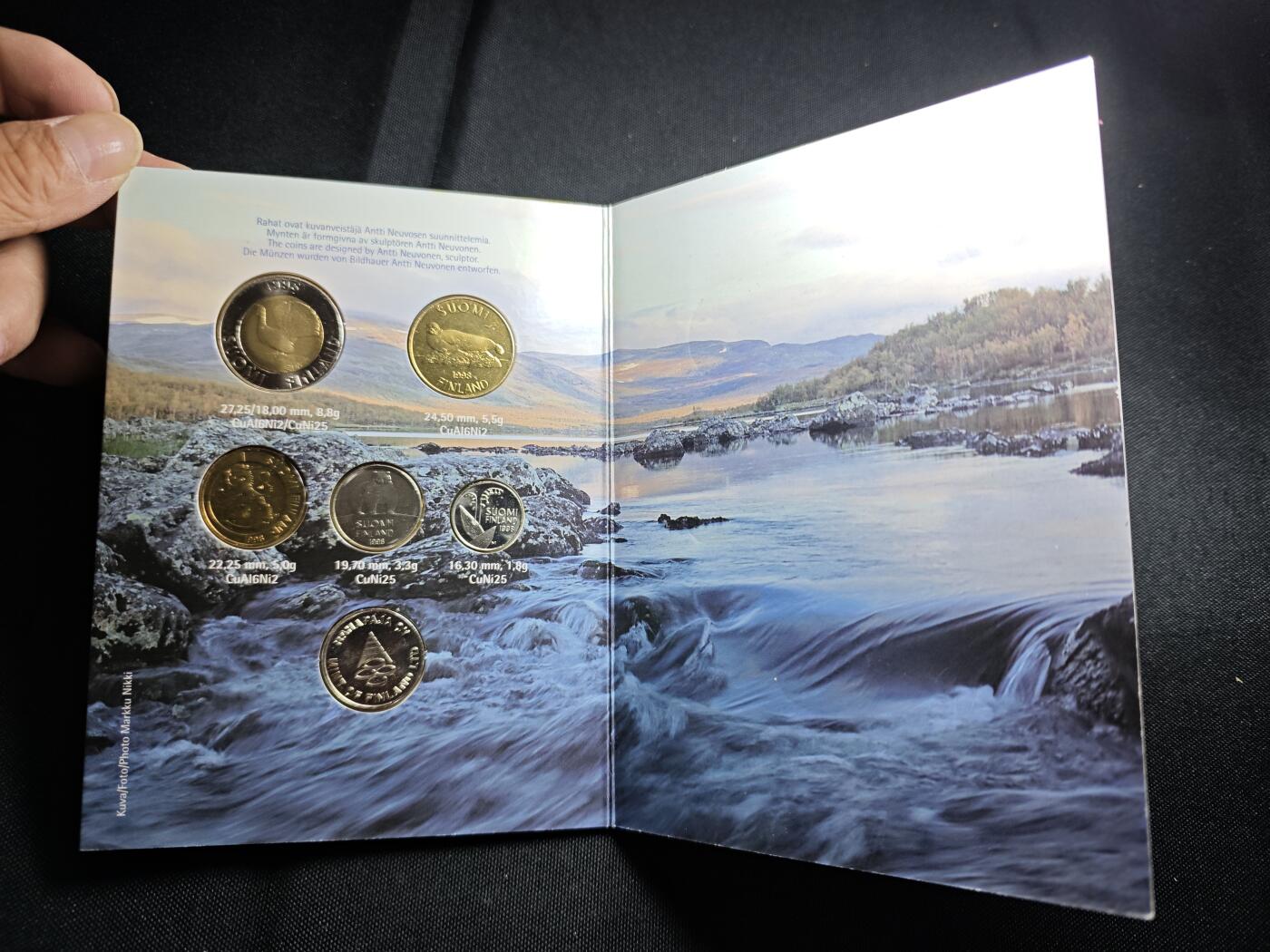 KK钱币收藏小铺 （套币 好品/批量散币 银币）专场  2月预留时间 周末发货  1998芬兰清年套币 带人物纪念章