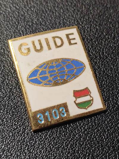 靖甫拍卖第十一场 - 匈牙利社会主义时期旅游总局外宾导游证章 铜珐琅 每一枚左下角编号不同