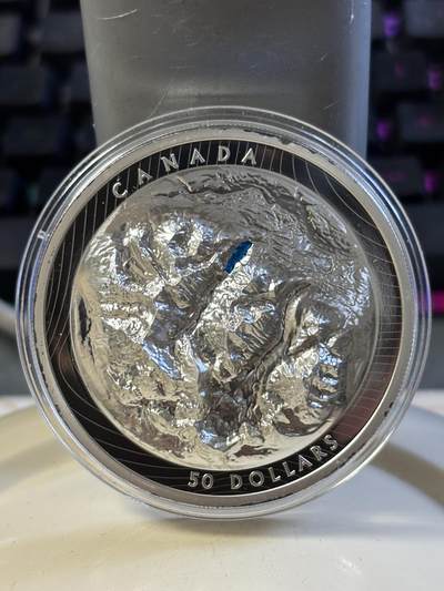 第182期拍卖 - 加拿大2021年落基山脉明珠路易斯湖潮高浮雕银币，9999银，82.3克，发行3000枚