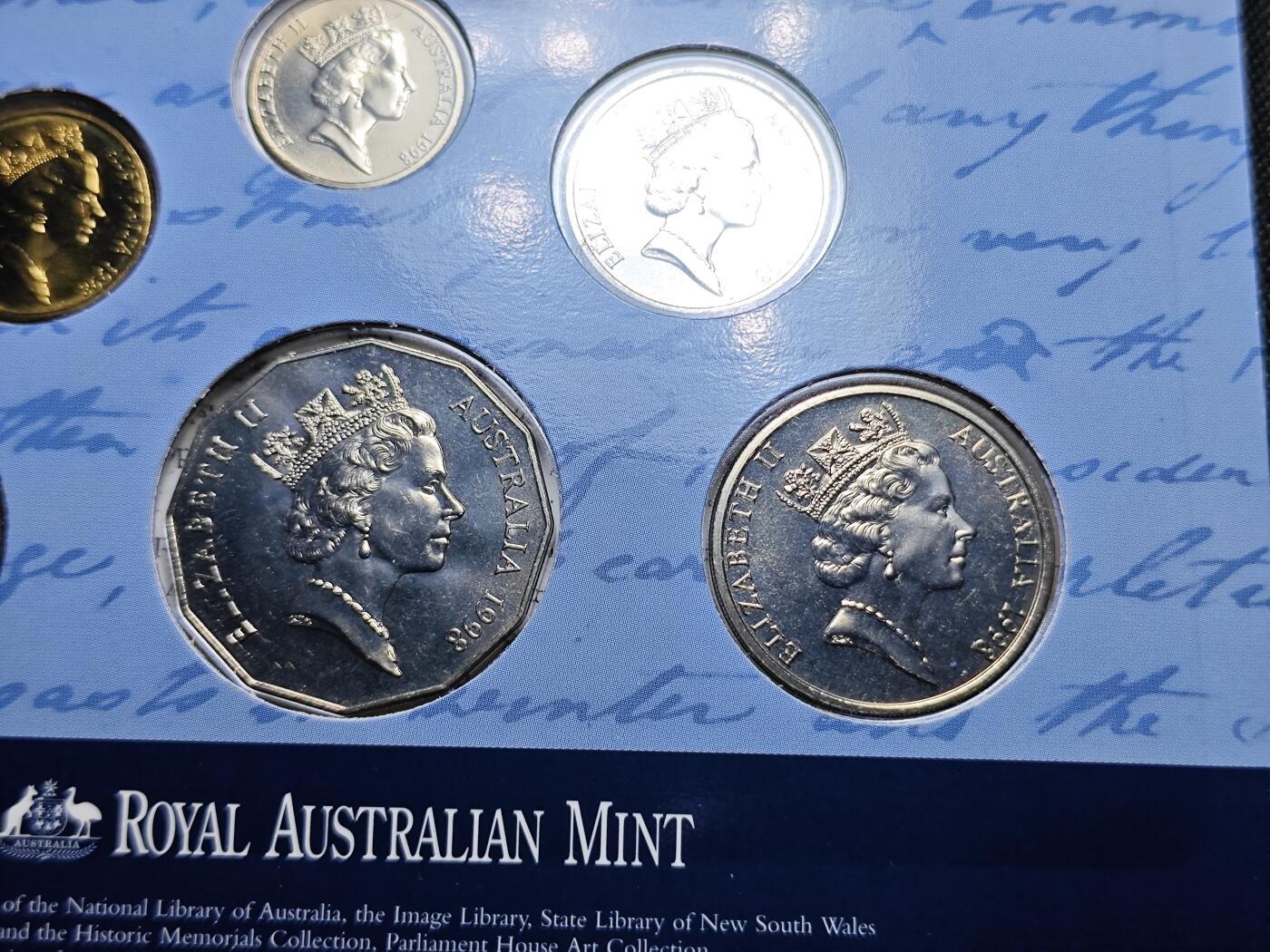 KK钱币收藏小铺 （套币 好品/批量散币 银币）专场  2月预留时间 周末发货  1998澳大利亚大小面值清年套币 主题套册