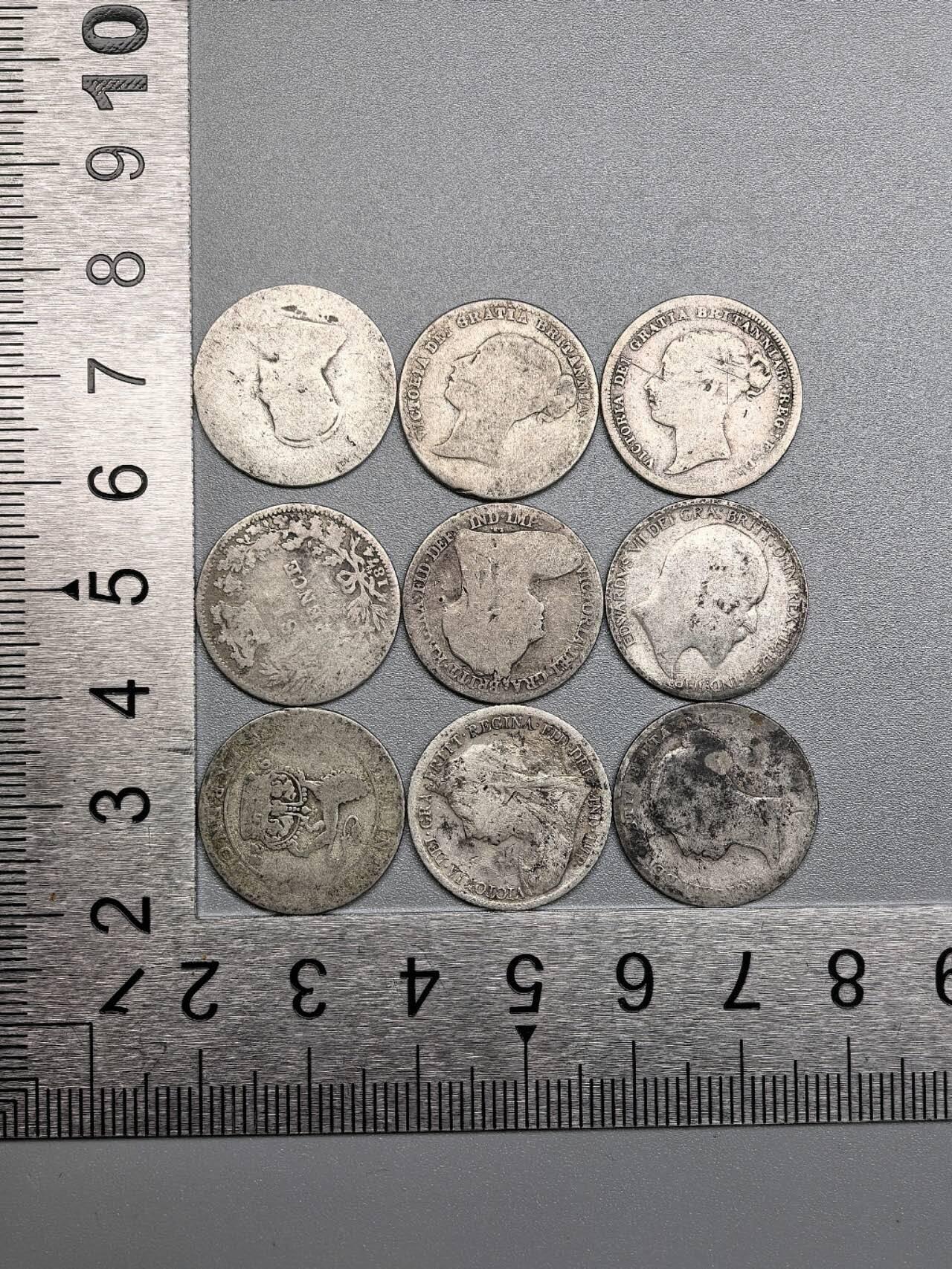 小驴勋章奖章收藏11月22日周六晚六点拍卖（珍爱和平，收藏战争，铭记历史，勿忘国耻，忠党爱国。有偿代拍，送拍规则在简介最后，参拍须阅读规则后再参拍，关系到运费包装发货时效真假辨别等关键信息，拍卖时不再发原图，看大图店主微信码在拍卖店铺介绍里） 18XX年6便士银币一组，23克