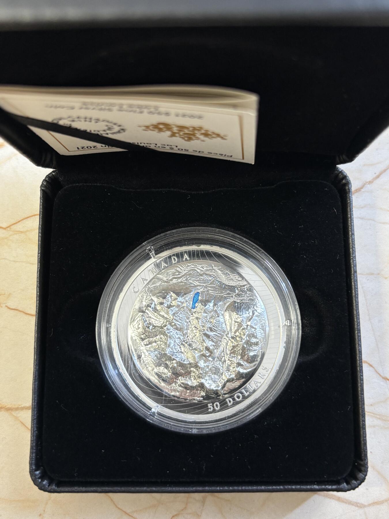 第182期拍卖 加拿大2021年落基山脉明珠路易斯湖潮高浮雕银币，9999银，82.3克，发行3000枚