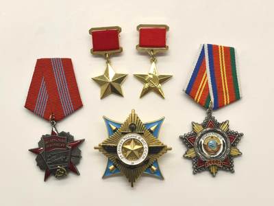 博洋堂世界钱币拍卖第147期（全场包邮） - 一组五枚复刻版前苏联高端勋章，包括十月革命胜利勋章、各组人民友谊勋章、武装力量三级勋章、苏联小金星和俄罗斯金星勋章，务必留意是复刻版！