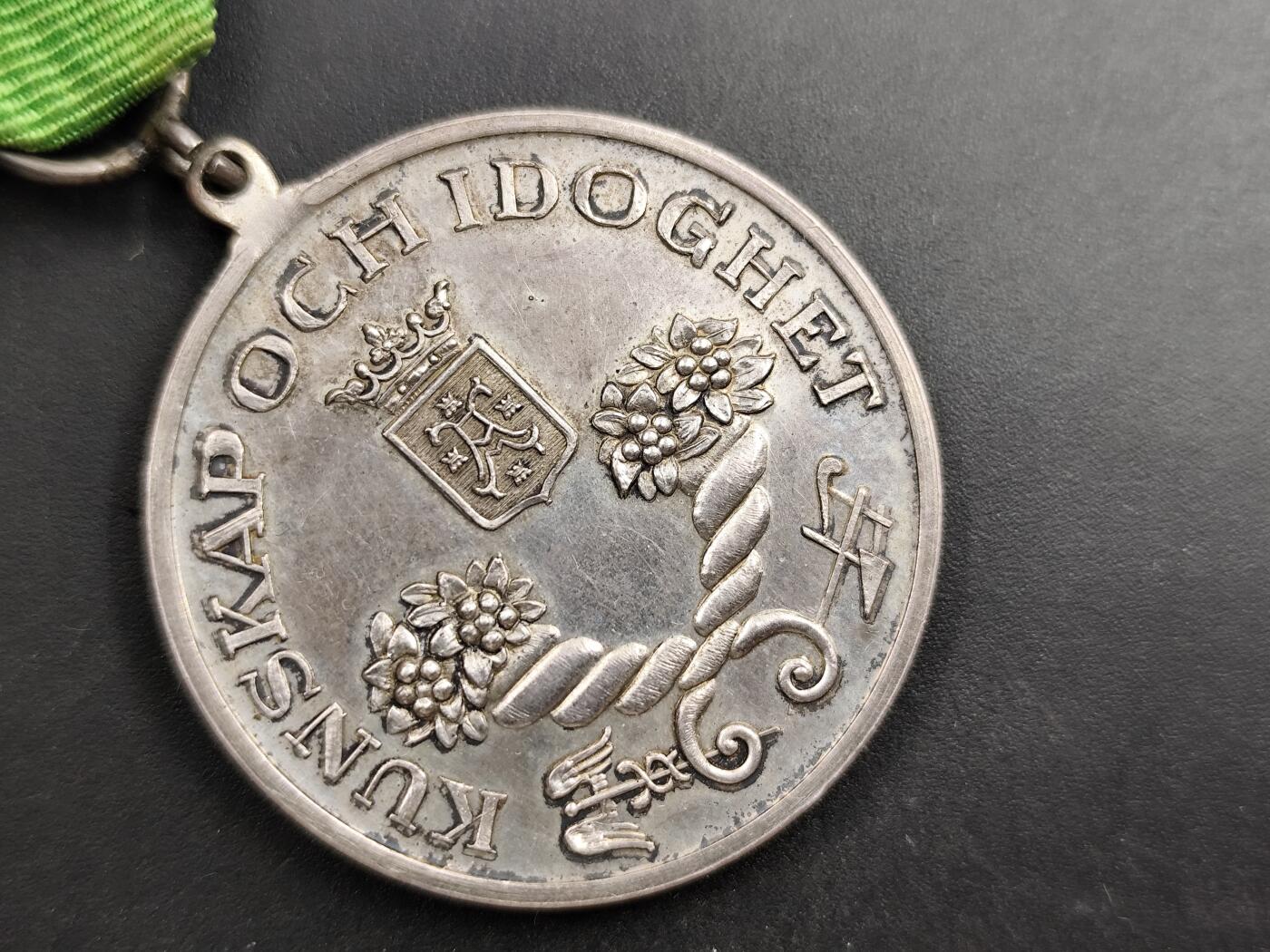 11月18日奖章钱币专场（明天晚上继续更新，太累了今天） 芬兰作家协会银质奖章21.1g