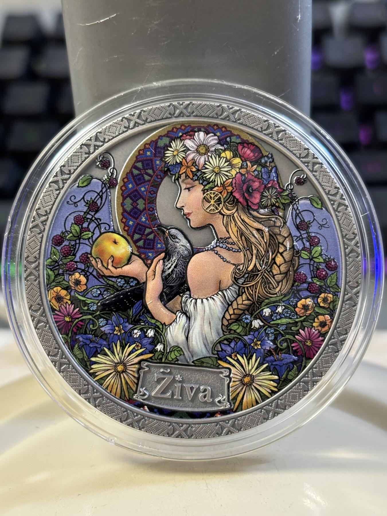 第182期拍卖 加纳2021年穆夏健康女神Ziva彩色50克仿古纪念银币，999银，发行500枚