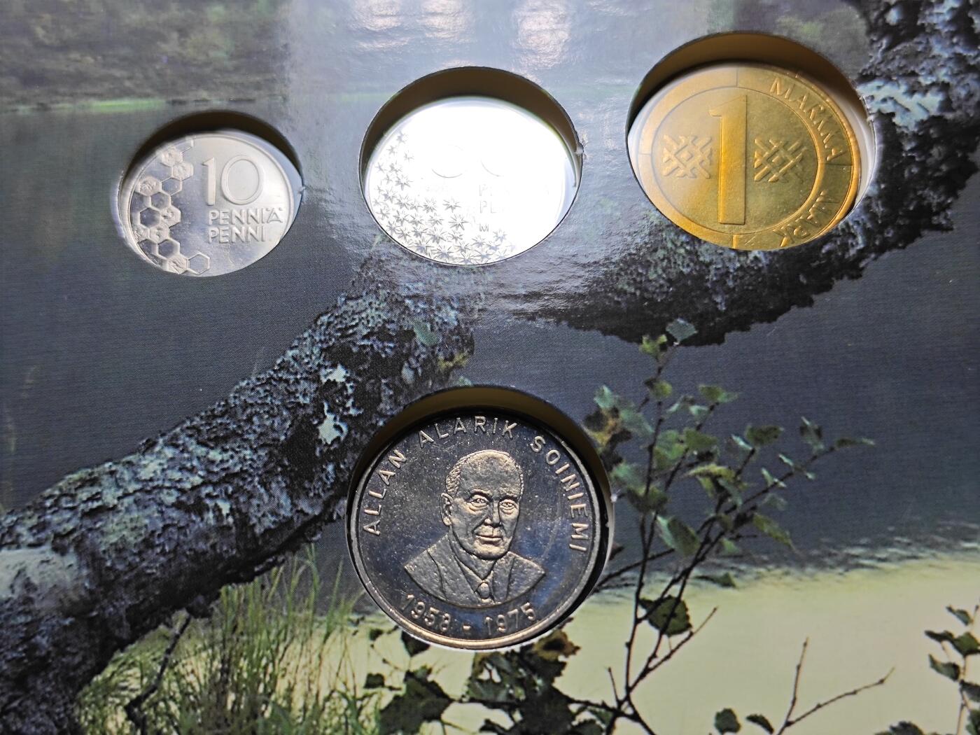 KK钱币收藏小铺 （套币 好品/批量散币 银币）专场  2月预留时间 周末发货  1998芬兰清年套币 带人物纪念章