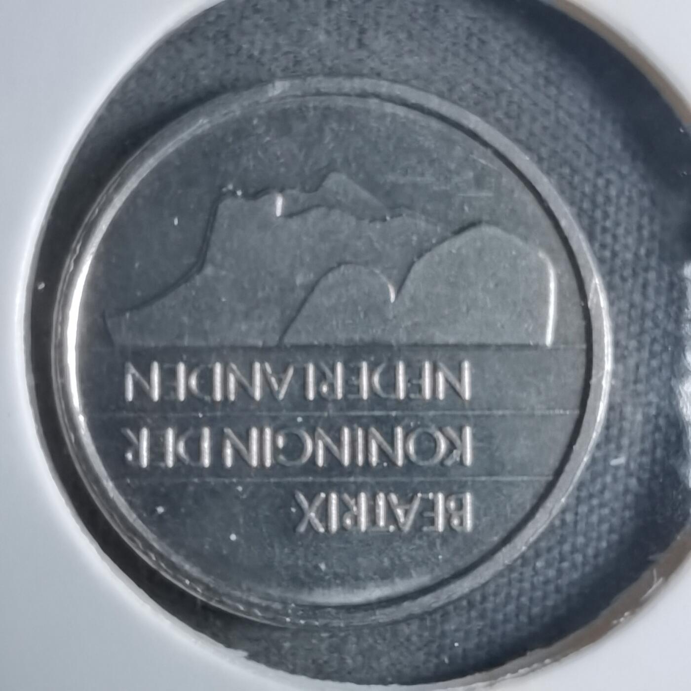 沼泽如烟--第909场 荷兰1991年25分