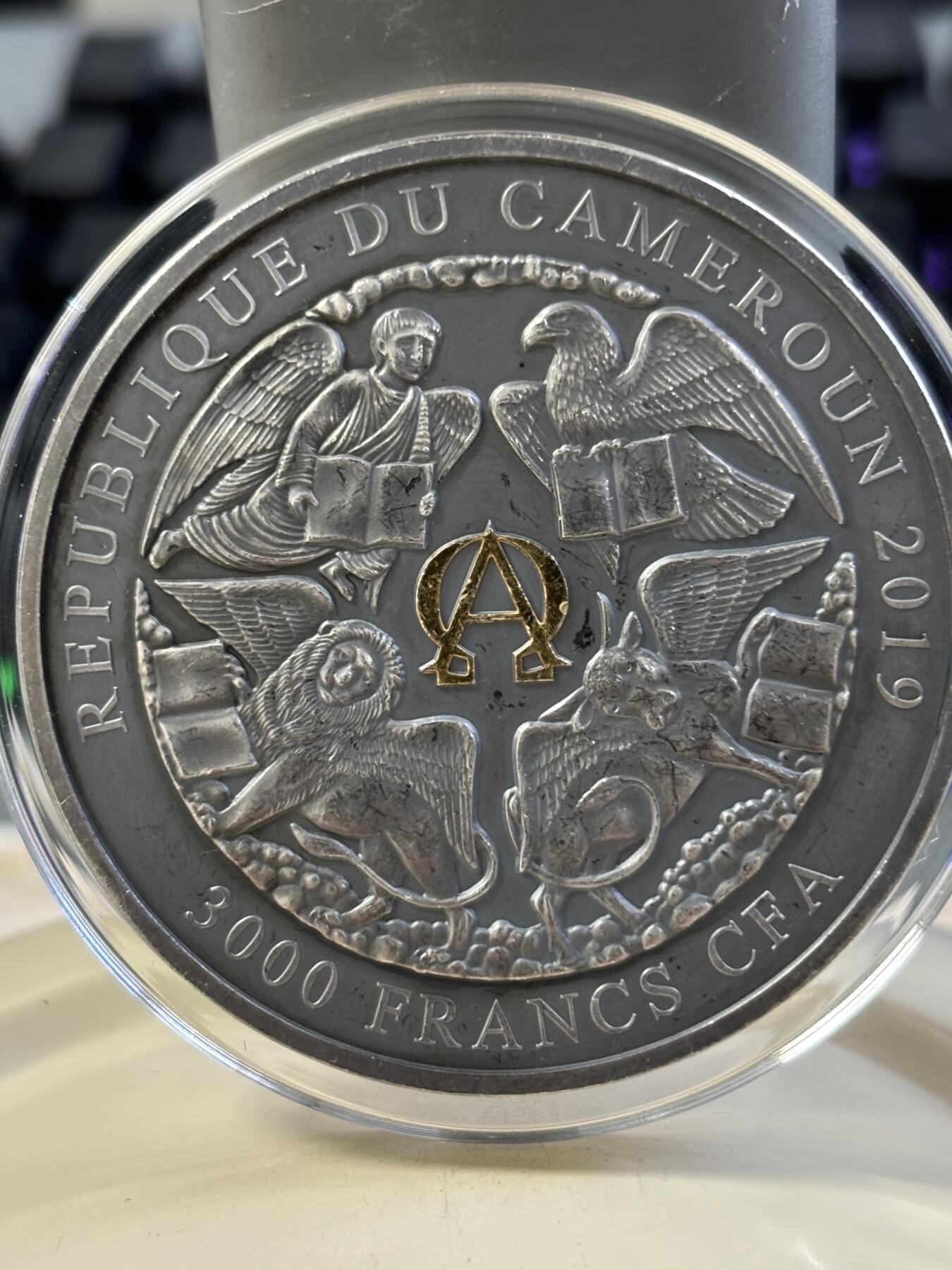 第182期拍卖 喀麦隆2019年天启四骑士双面浮雕彩色3盎司仿古银币无盒证书，999纯银，发行量500，有瑕疵