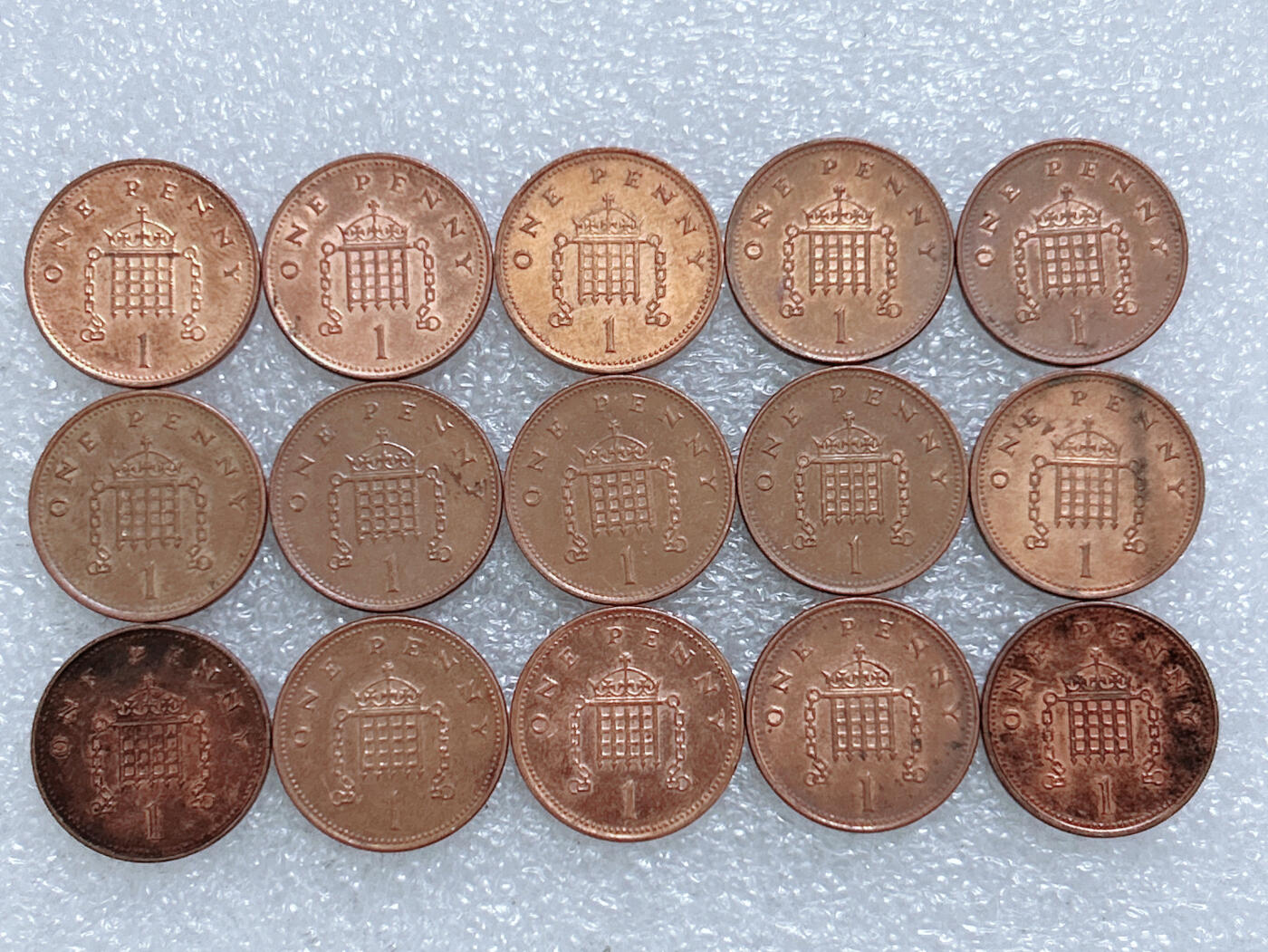 第一海外回流一元起拍收藏 散集专场  第270期 英国1便士硬币 15枚 老年女王版