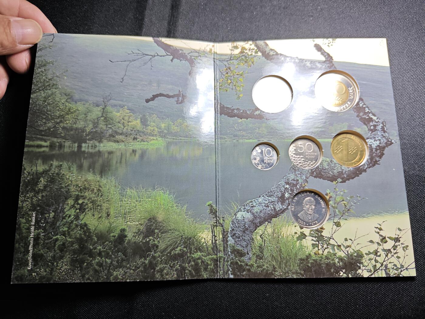 KK钱币收藏小铺 （套币 好品/批量散币 银币）专场  2月预留时间 周末发货  1998芬兰清年套币 带人物纪念章