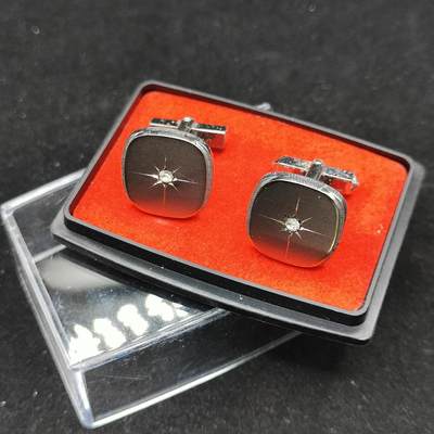 0元起拍勋章 第312期 咸鱼国勋章拍卖专场 11月23日（周日）下午6：00开始 - 日本中古袖扣一套