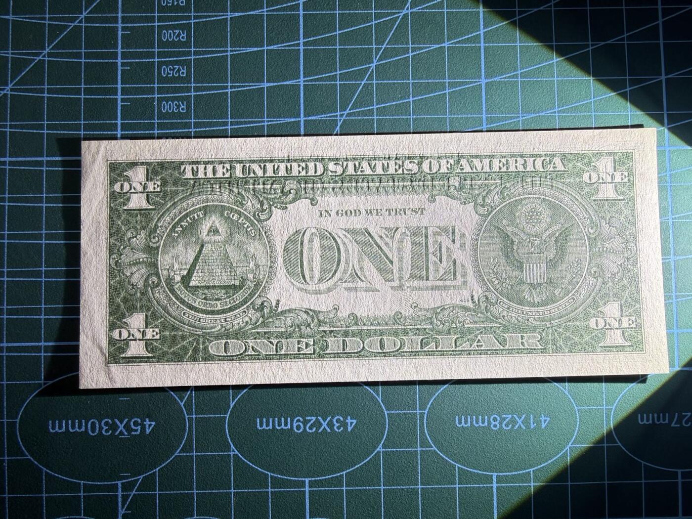 【炜奕收藏】，第五十一期 1957年美国1美元银币券，UNC品相，补号