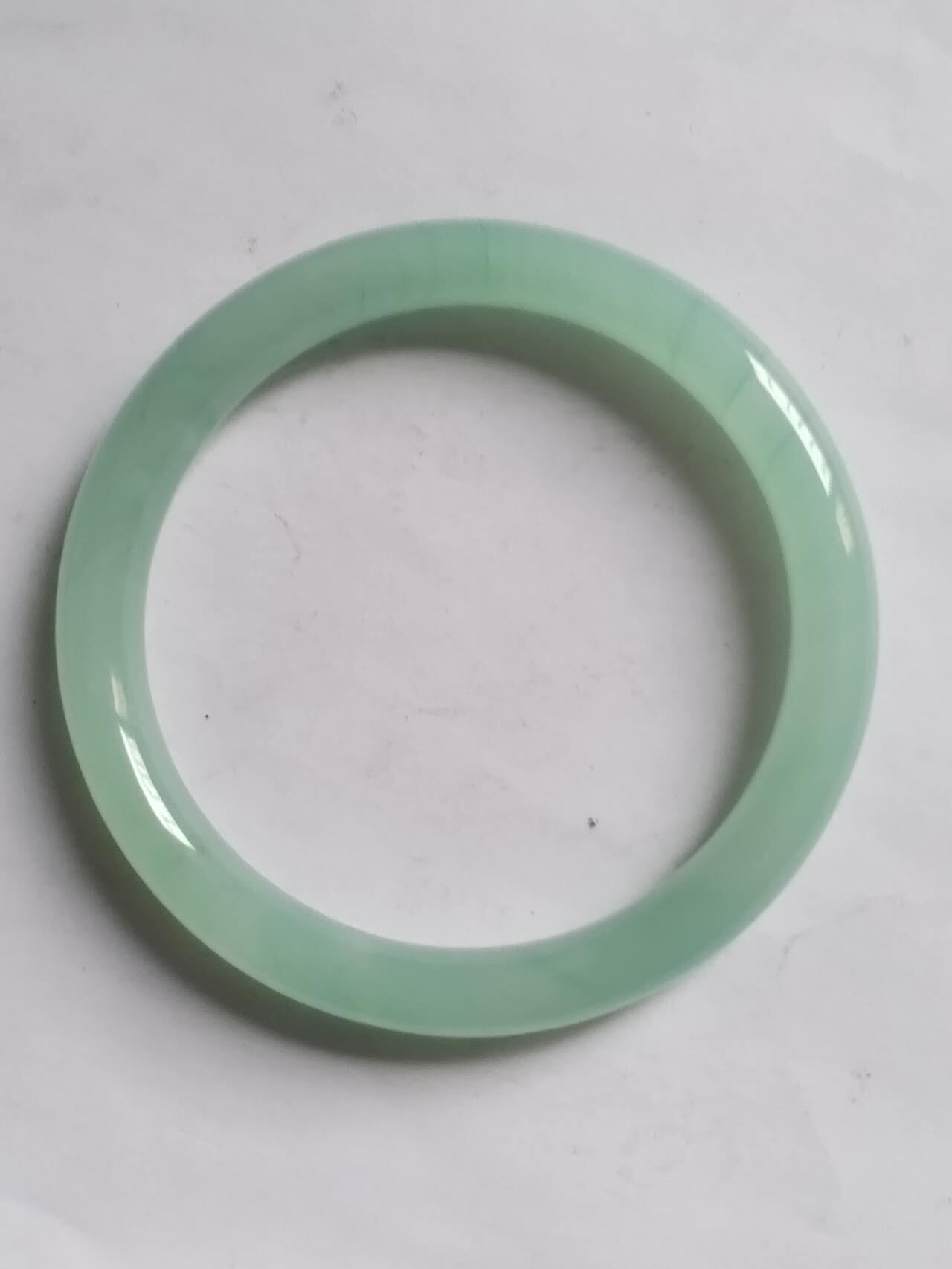 玉石 手镯 手串 翡翠飘花手镯。