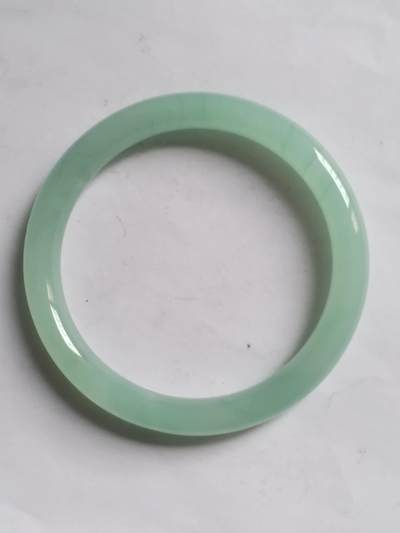 玉石 手镯 手串 - 翡翠飘花手镯。