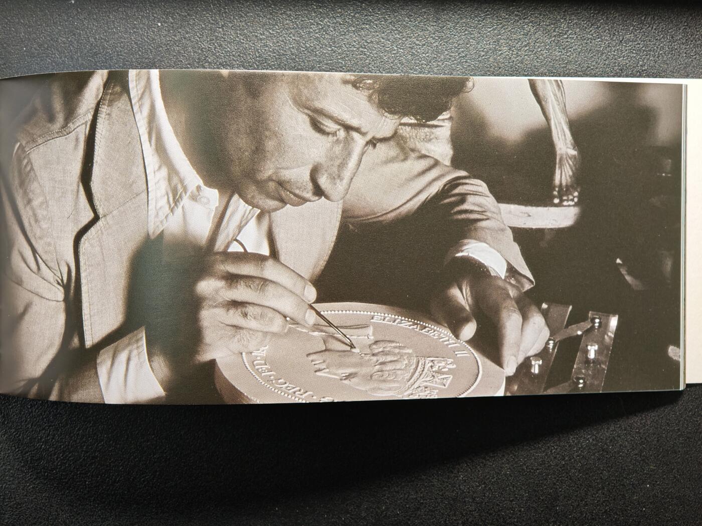 【德藏】世界币章拍卖第154期（拍品征集中~欢迎藏友联系） 2013年 英国伊丽莎白二世女王加冕60周年纪念银币 原盒 原证书