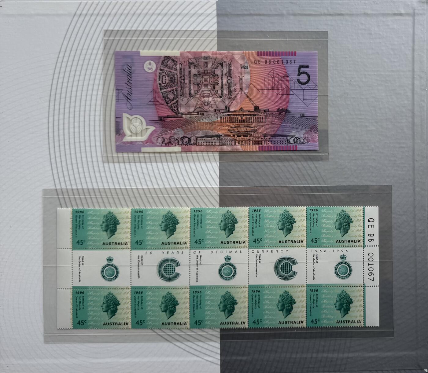 2025第25场（总第225期）：精品测试钞、纪念钞、塑料钞、连体钞综合场 黑字版/QE女王冠 澳大利亚“货币十进制30周年”5元塑料纪念钞册装UNC（第1067号）