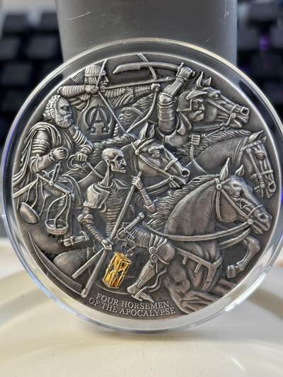 第182期拍卖 - 喀麦隆2019年天启四骑士双面浮雕彩色3盎司仿古银币无盒证书，999纯银，发行量500，有瑕疵