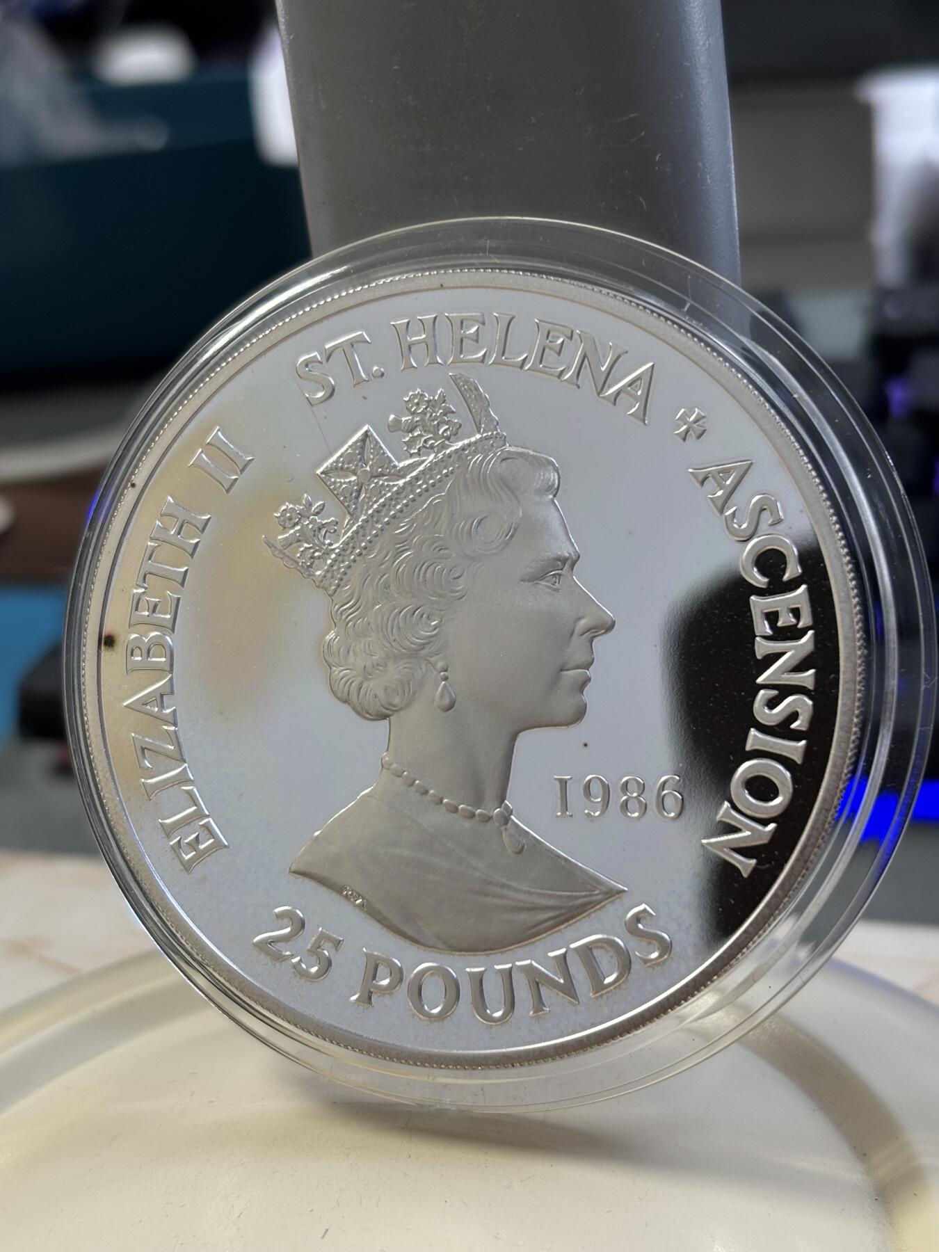 第182期拍卖 阿森松1986年拿破仑5盎司精制纪念大银币带盒证书，999银，155.5克，发行15000枚，有氧化