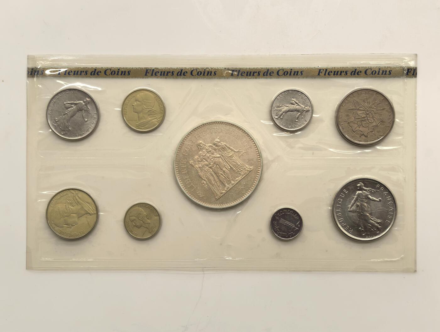 博洋堂世界钱币拍卖第147期（全场包邮） 法国1976原盒套币9枚，大力神银币+美国1980年塑封套币6枚