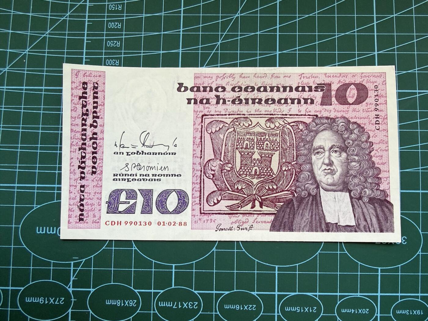 【炜奕收藏】，第五十一期 1988年爱尔兰10镑，品相如图，号码无47