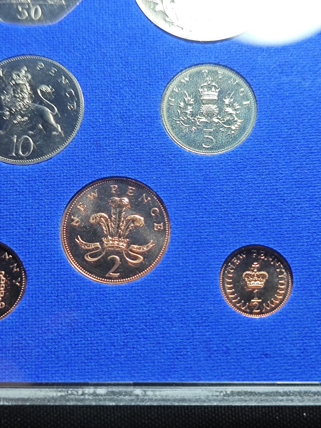 KK钱币收藏小铺 （套币 好品/批量散币 银币）专场  2月预留时间 周末发货  1977英国大小面值清年精制套币 含克朗币精制