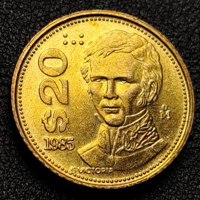 泉币菌-第135场-精品福利场 - 原铜光 维克多 墨西哥1983年20比索黄铜硬币 鹰蛇仙人掌21mm 5.96克